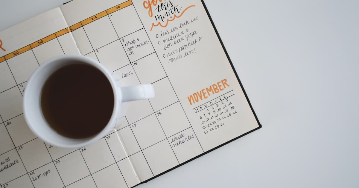 Cómo Crear un Sistema de Gestión del Tiempo para Emprendedores: Deja de Trabajar 12 Horas al Día
